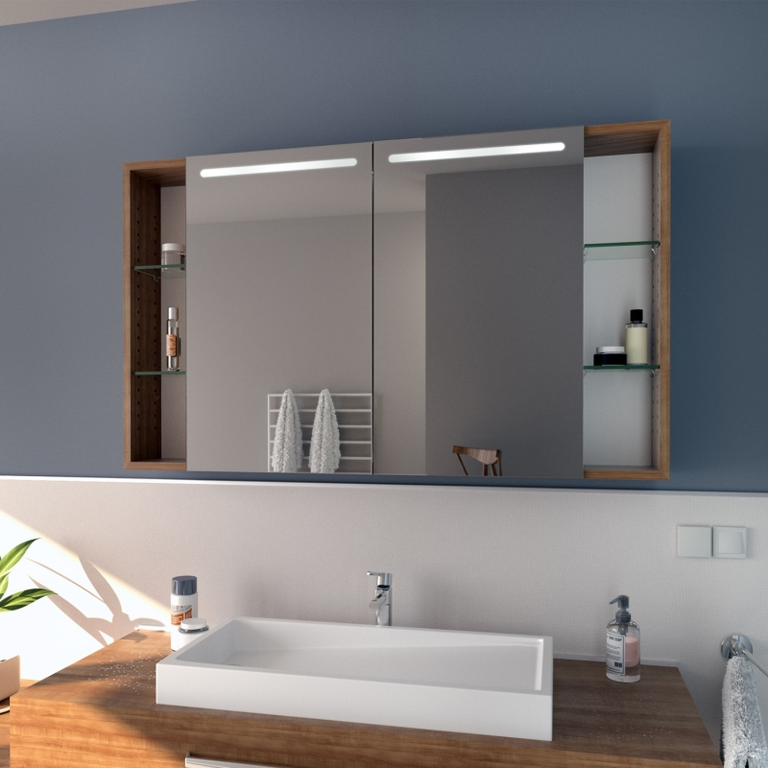 MOLDE Spiegelschrank 150x150 cm beleuchtet in Seitenansicht, zweitürig mit integrierter LED-Beleuchtung und seitlichen Holzregalen über weißem Waschtisch mit Holzablage in modernem Badezimmer