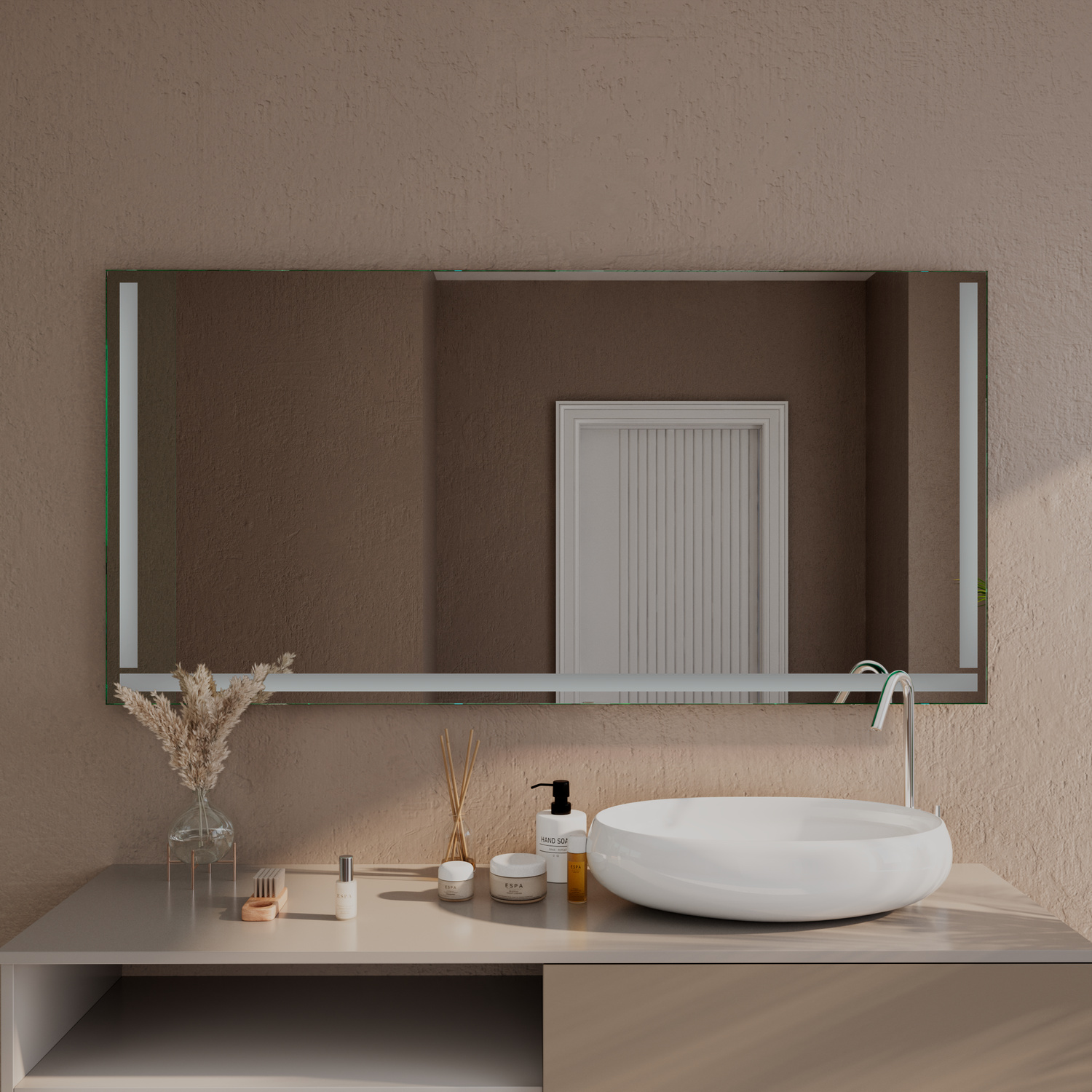 POZZUOLI LED-Badspiegel mit ausgeschalteter Beleuchtung, 1500x1500 mm, zwei vertikale Lichtleisten an den Seiten, umlaufender Rahmen, über Waschtisch in Betonoptik mit weißem ovalen Aufsatzwaschbecken, Dekoration mit Vase und Flakons, modernes Bad mit bra