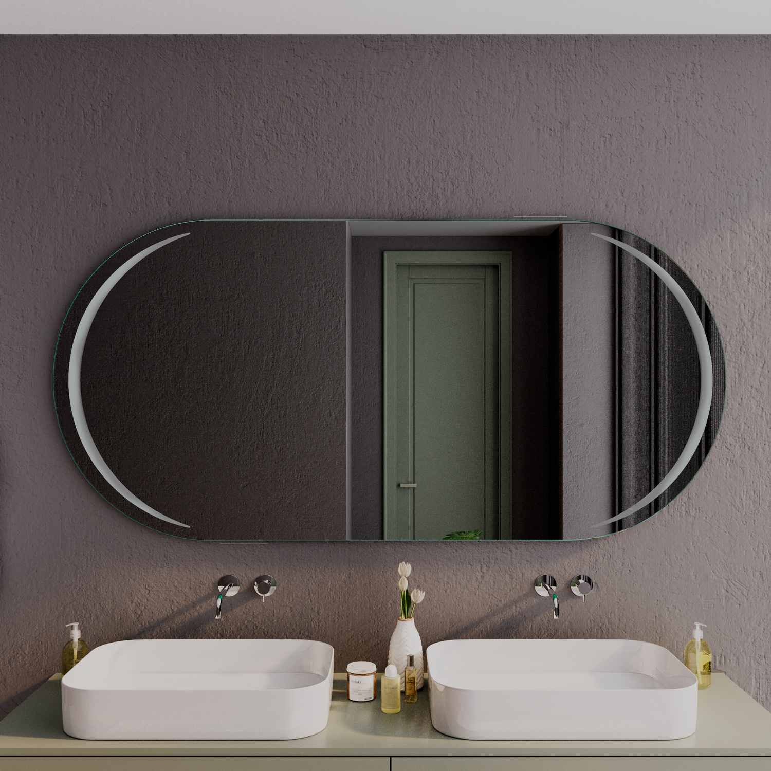 MÜNCHEN 02 rechteckiger LED-Badspiegel mit ausgeschalteter Beleuchtung, 1500x1500 mm, über weißem Waschbecken auf grauem schwebendem Waschtisch, luxuriöses Bad mit marmorierter Wand, gerillter Verkleidung, Glasdusche, WC, Heizkörper und Grünpflanze