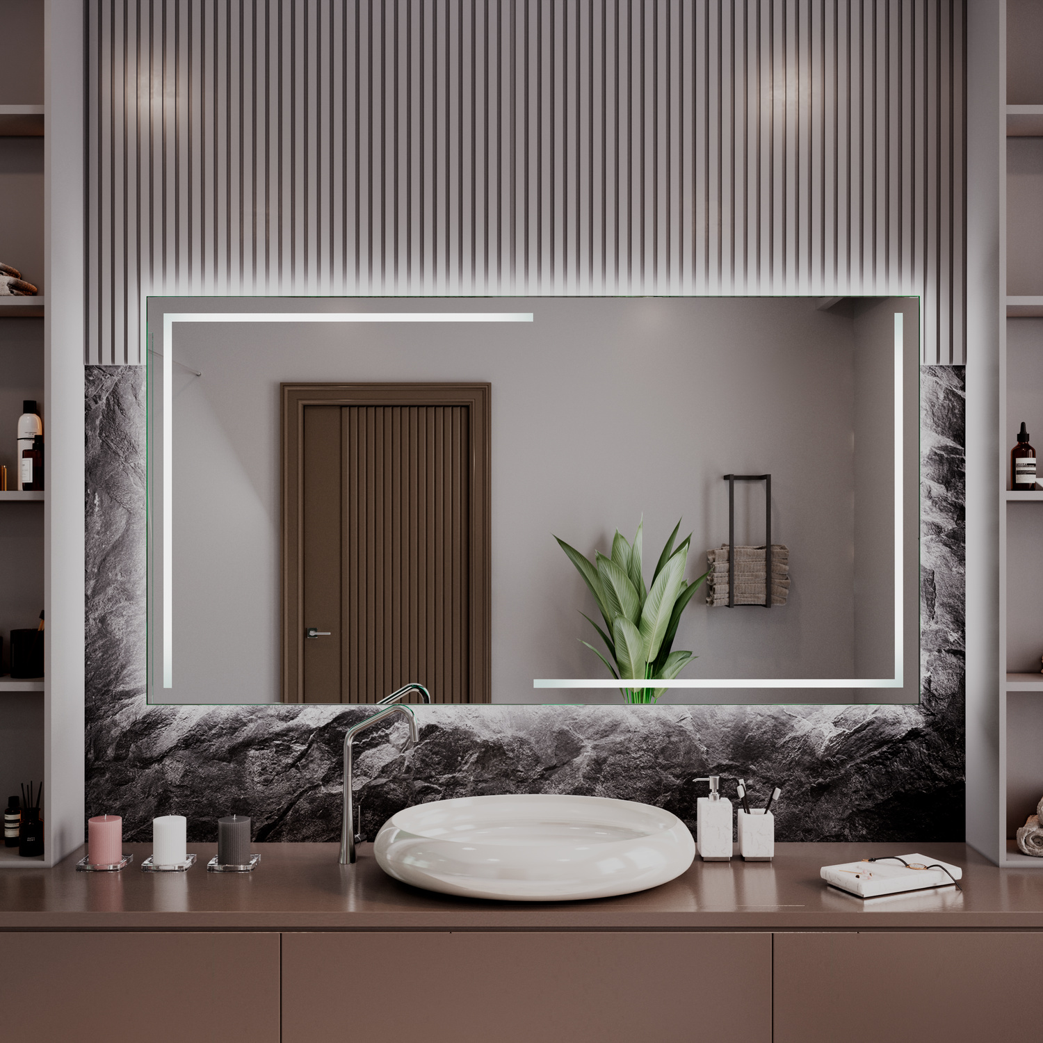 LUCCA Badspiegel mit eingeschalteter LED-Beleuchtung, 1500x1500 mm, warmweißer Lichtrahmen rundum leuchtend, über weißem ovalem Waschbecken auf dunklem Waschtisch mit Marmorplatte, weiße Nische mit Pflanze, schwarze Wandpaneele, Luxusbad