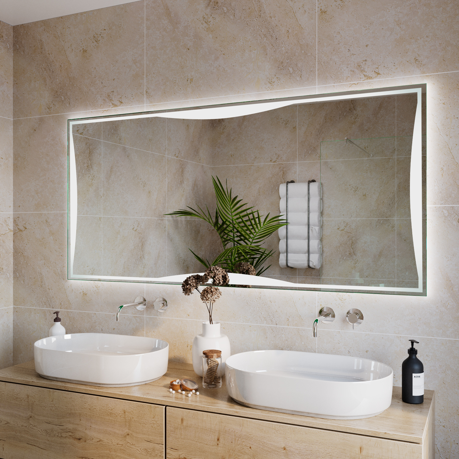 ASTI rechteckiger LED-Badspiegel mit eingeschalteter Beleuchtung, 1500x1500 mm, Seitenansicht leuchtend mit warmweißem Lichtrahmen, weißer Rahmen, über Holz-Doppelwaschtisch mit zwei weißen rechteckigen Aufsatzwaschbecken