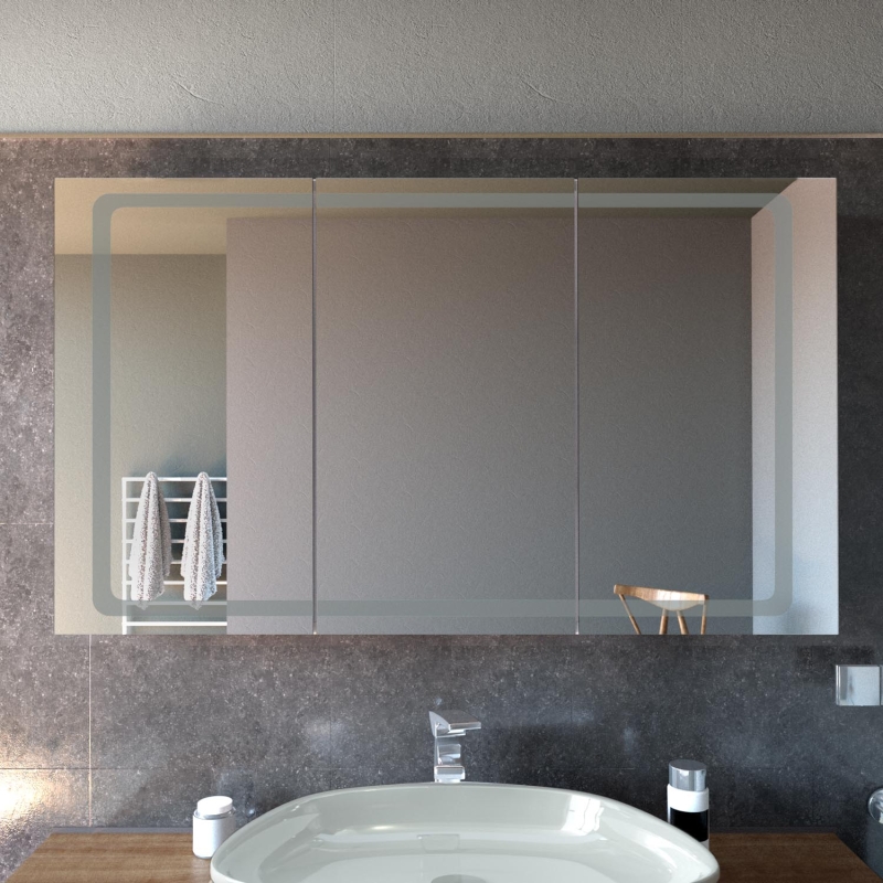 CORK Spiegelschrank 1500x1500 mm mit drei Türen und Holzrahmen ohne Beleuchtung über weißem Aufsatzwaschbecken in modernem Badezimmer mit dunkler Betonoptik-WandRetry