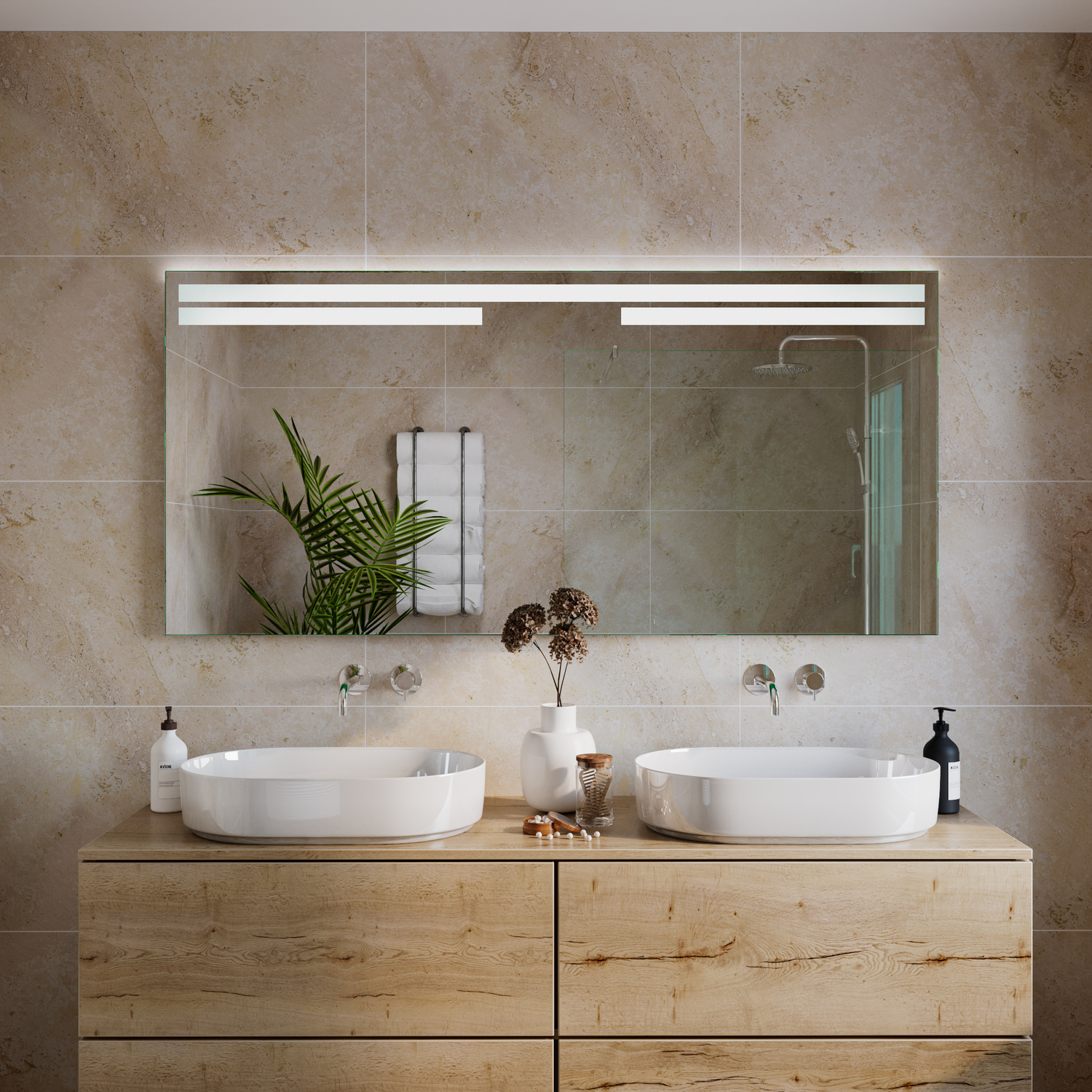 SALOU rechteckiger LED-Badspiegel mit hellem Holzrahmen und eingeschalteter Beleuchtung, 1500x1500 mm, leuchtend mit weißen horizontalen Lichtstreifen oben und unten, über Holzwaschtisch mit zwei weißen ovalen Aufsatzwaschbecken, natürliches Bad