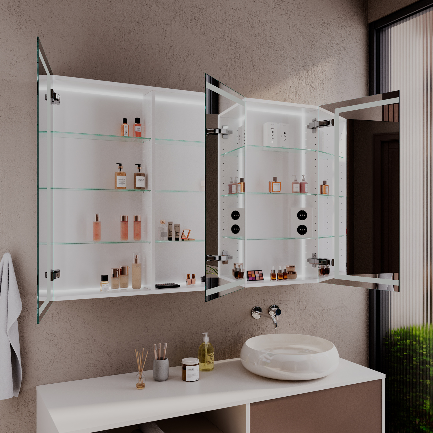 MELLE Spiegelschrank mit drei geöffneten Türen und eingeschalteter Innenbeleuchtung, 1500x1500 mm, beleuchtete Glasregale mit Kosmetikprodukten, über weißem Aufsatzwaschbecken auf Waschtisch, modernes Bad in Taupe