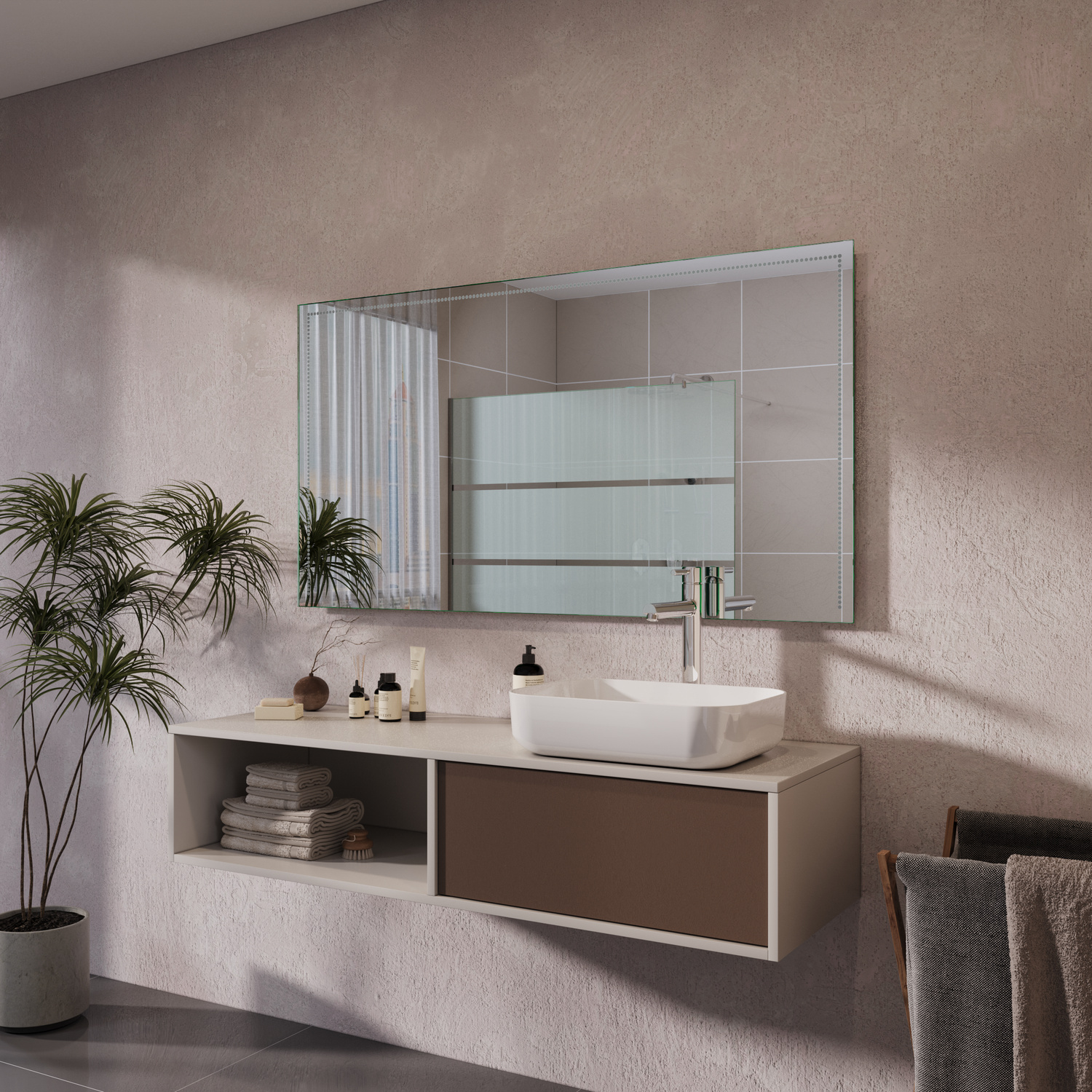 NEVERS rechteckiger LED-Spiegelschrank mit Glasregalen und ausgeschalteter Beleuchtung, 1500x1500 mm, seitliche Perspektive, über weißem Aufsatzwaschbecken auf beigem schwebendem Waschtisch mit Regalfächern, modernes Bad mit Grünpflanzen und Handtuchhalte