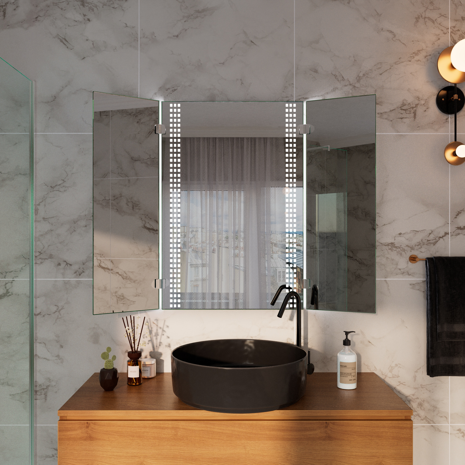 MENORCA LED-Badspiegel mit eingeschalteter Beleuchtung, 1500x1500 mm, leuchtende warmweiße vertikale Kristallstreifen am oberen Rand, über Holzwaschtisch mit schwarzem ovalen Aufsatzwaschbecken und schwarzer Armatur, elegantes Bad mit Marmor und Gold
