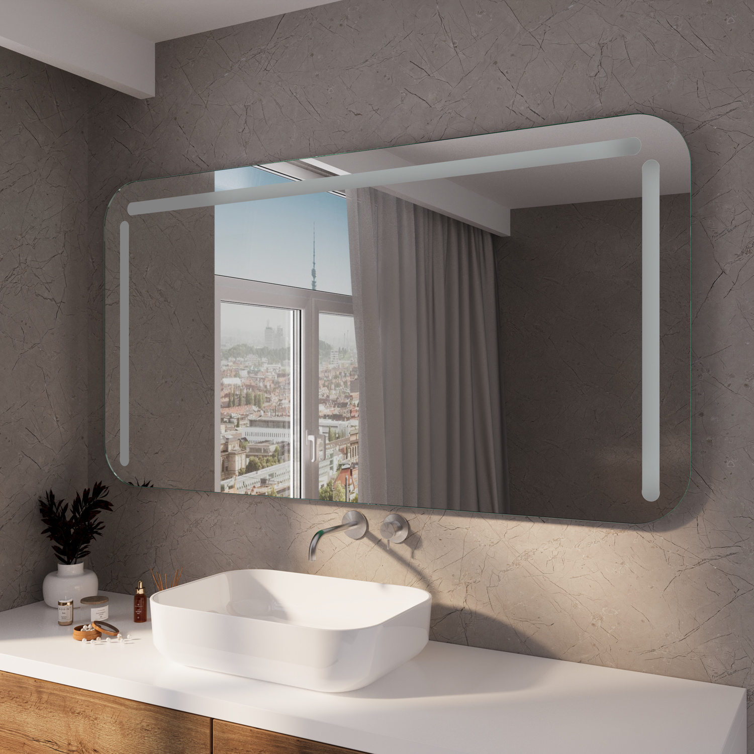 BASTIA RAD rechteckiger Badspiegel mit abgerundeten Ecken, 1500x1500 mm, ausgeschaltet, horizontale Montage über weißem Aufsatzwaschbecken auf Holzwaschtisch, Panoramafenster-Spiegelung, graue Strukturwand