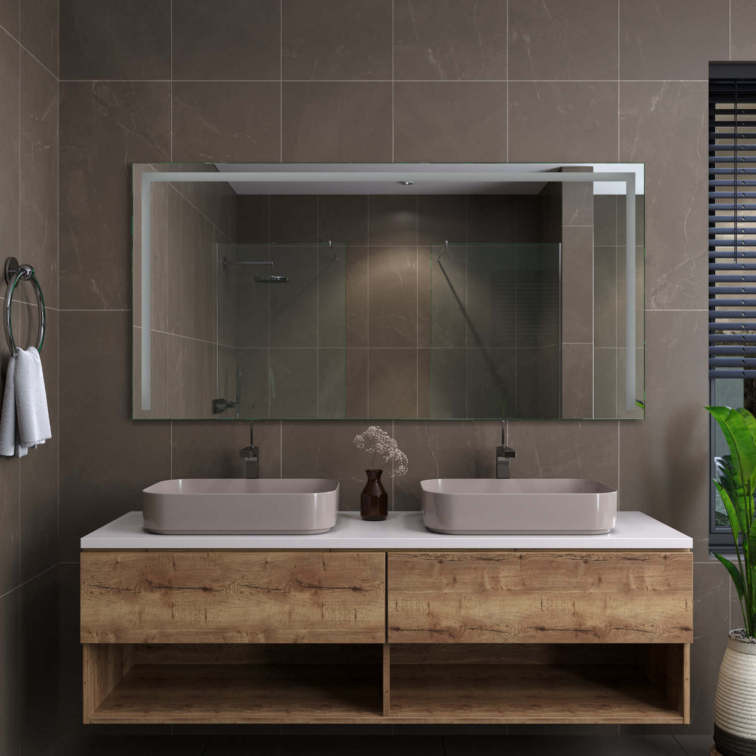 Holga Wandspiegel ohne Beleuchtung über Doppelwaschbecken, weiße rechteckige Aufsatzwaschbecken auf Holzwaschtisch mit offenen Fächern, schwarze Armaturen, dunkelgraue Fliesenwand, minimalistische Badezimmereinrichtung, Zimmerpflanze