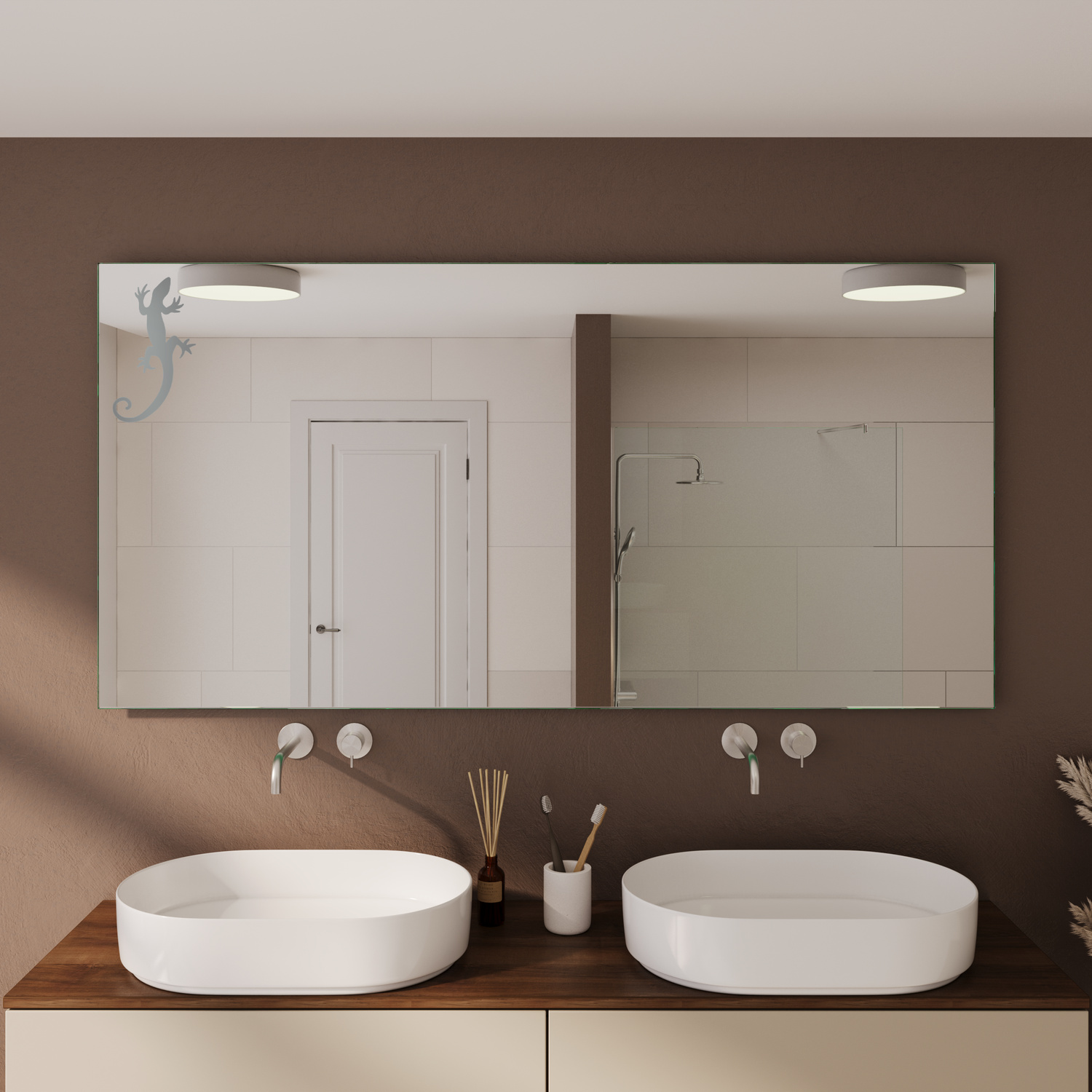 FERRAND LED-Badspiegel mit ausgeschalteter Beleuchtung, 1500x1500 mm, rechteckig randlos, über zwei weißen ovalen Aufsatzwaschbecken auf Holzwaschtisch, braune Wand, moderne Wandarmaturen, minimalistisches Doppelwaschbecken-Bad, Nahaufnahme