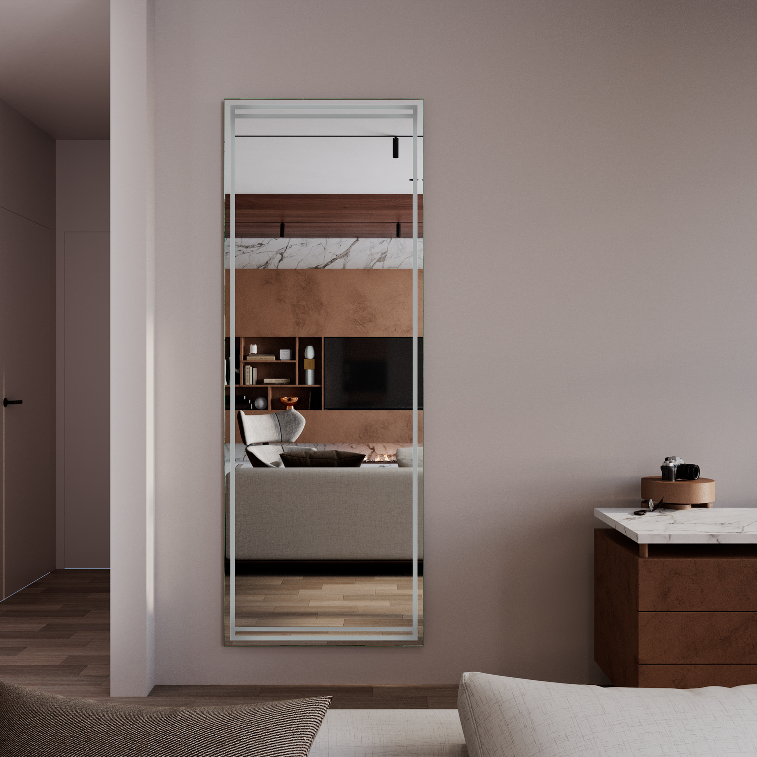 PESCARA Ganzkörperspiegel mit Spiegelstreifen-Design, 1500x1500 mm, wandmontiert ohne Beleuchtung, horizontale Spiegelstreifen mit unterschiedlichen Breiten, dekorativer Akzentspiegel in modernem Schlafzimmer mit beigen Wänden und Holzmöbeln