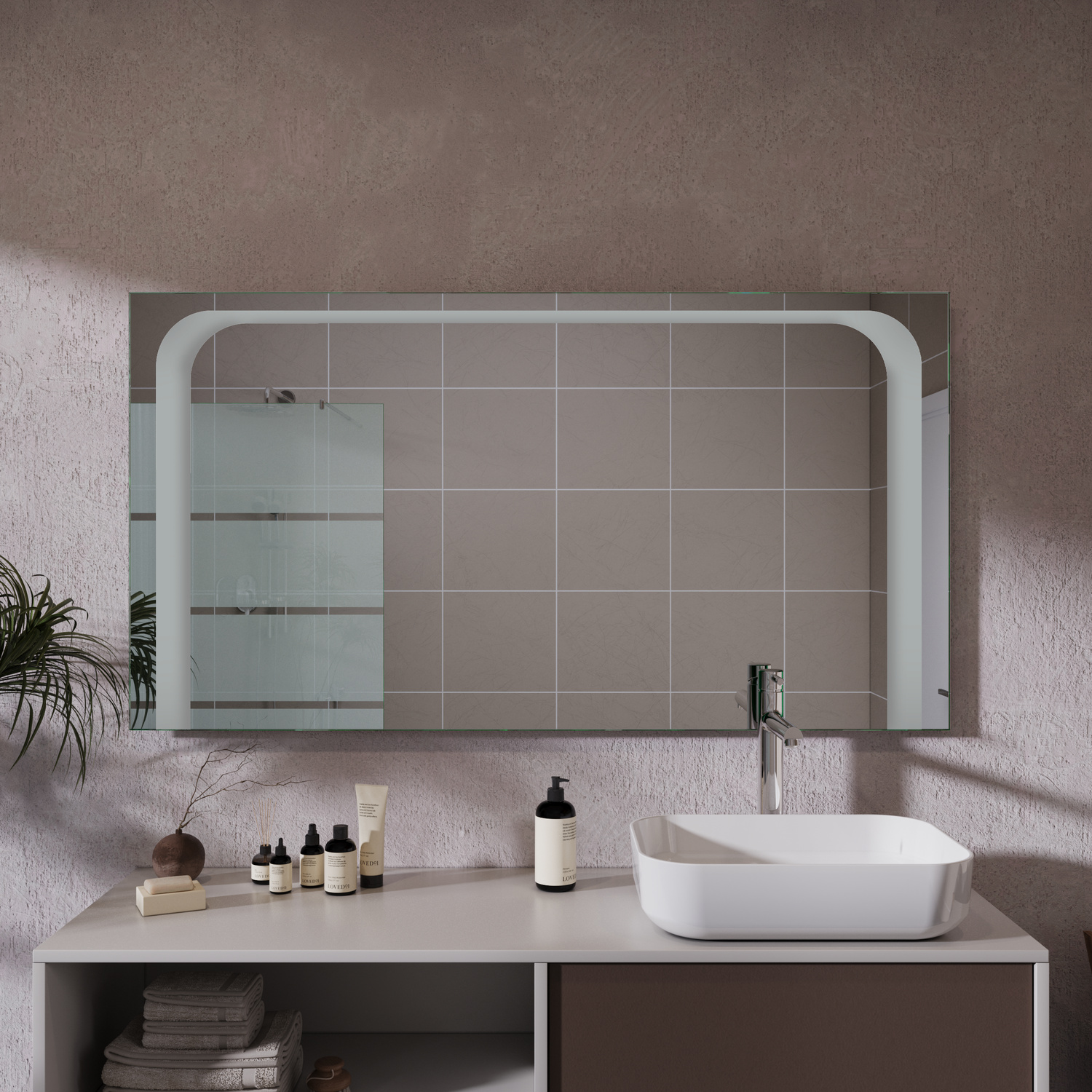 La Rochelle rechteckiger LED-Badspiegel mit ausgeschalteter Beleuchtung, 1500x1500 mm, abgerundete Ecken, über weißem Aufsatzwaschbecken auf Waschtisch mit offenem Regalfach und brauner Schublade, modernes Bad mit Fliesen