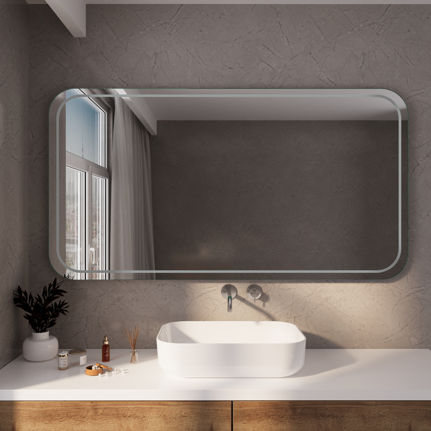 ZARA RAD Badspiegel ausgeschaltet, 1500x1500 mm, Frontansicht mit rechteckigem Spiegel mit abgerundeten Ecken in silbernem Rahmen an grauer Wand, weißes ovales Aufsatzwaschbecken, weiße Platte, goldene Armatur, Fenster, modernes elegantes Badezimmer